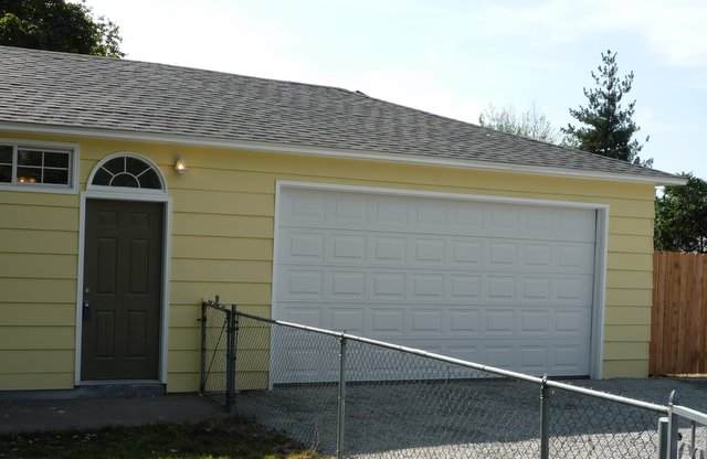 13521 North Regal Road Mead, WA 99021 - Photo 2 of 9
