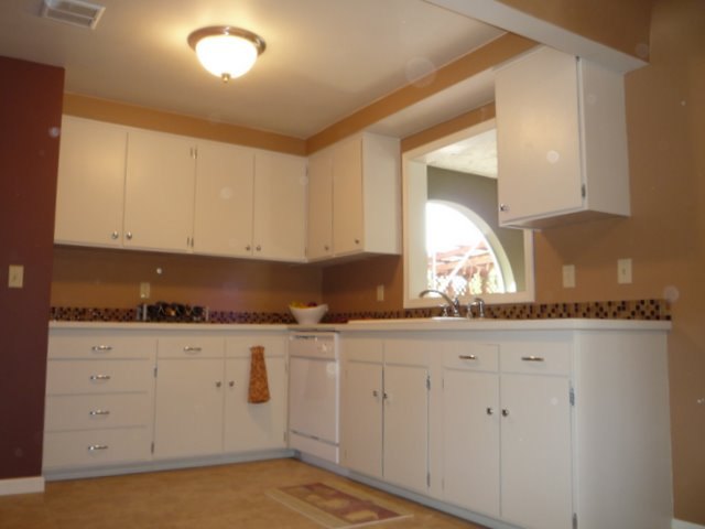 13521 North Regal Road Mead, WA 99021 - Photo 5 of 9