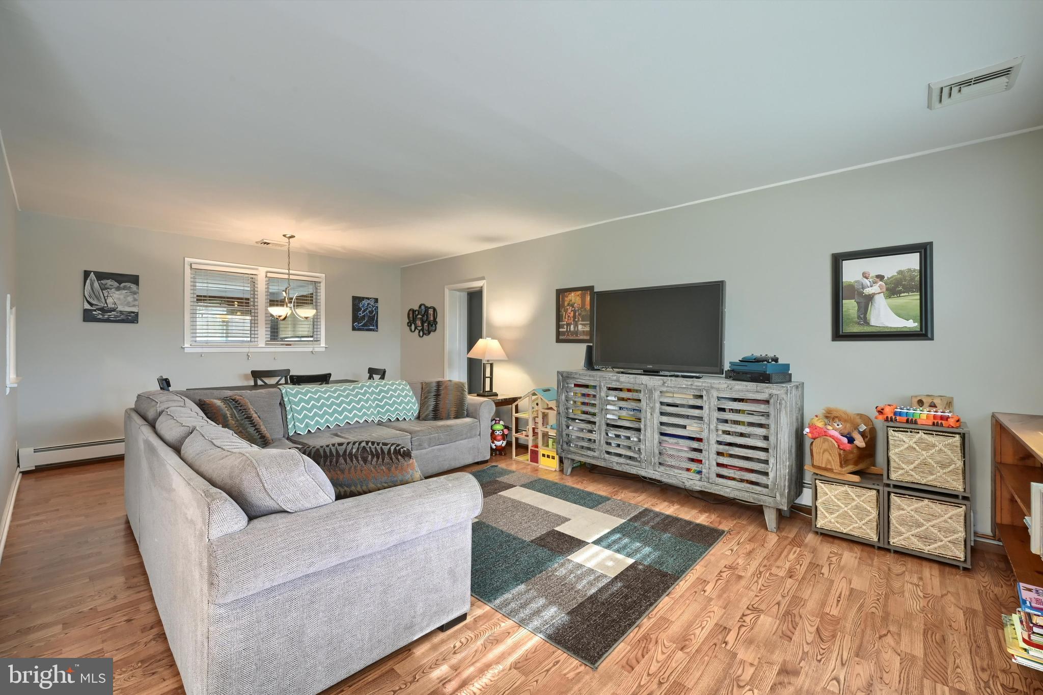 203 Bryans Road Norristown, PA 19401 - Photo 3 of 27 Gallery Image 3