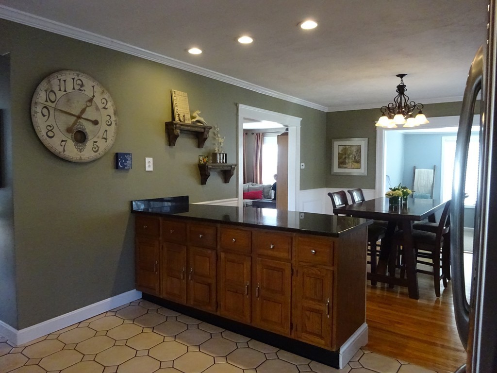 436 Massasoit Road Worcester, MA 01604 - Photo 10 of 30 Gallery Image 10