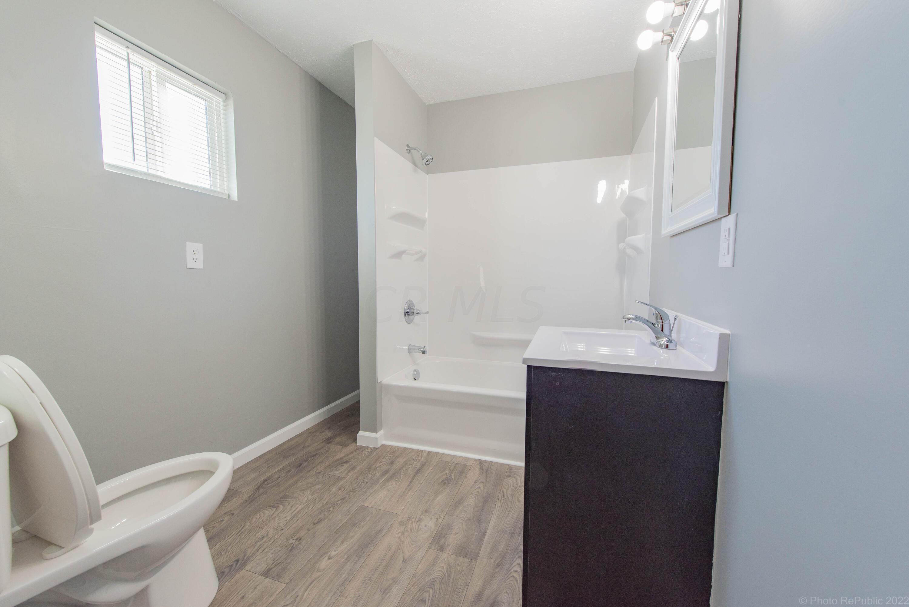 1077 Rumsey Road Columbus, OH 43207 - Photo 26 of 34 Another view of the bathroom.