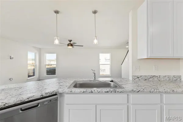 $339,900 | 43 Fairmount Grv Drive, St. Peters, MO 63376