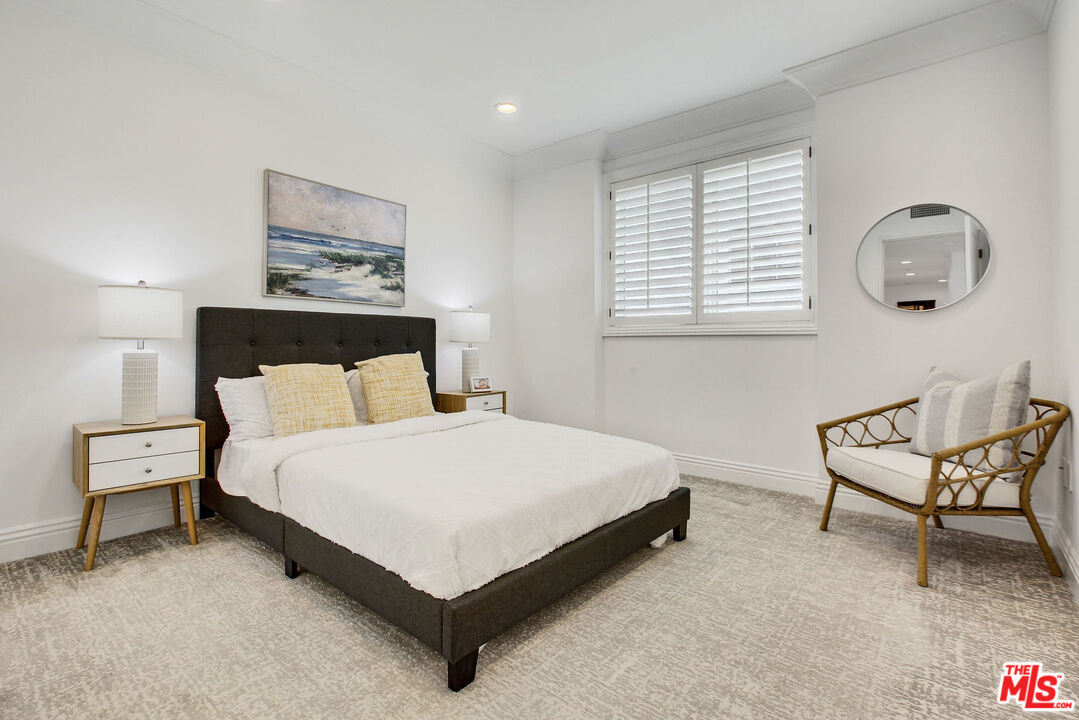 261 South Reeves Drive, Unit 201 Beverly Hills, CA 90212 - Photo 14 of 21