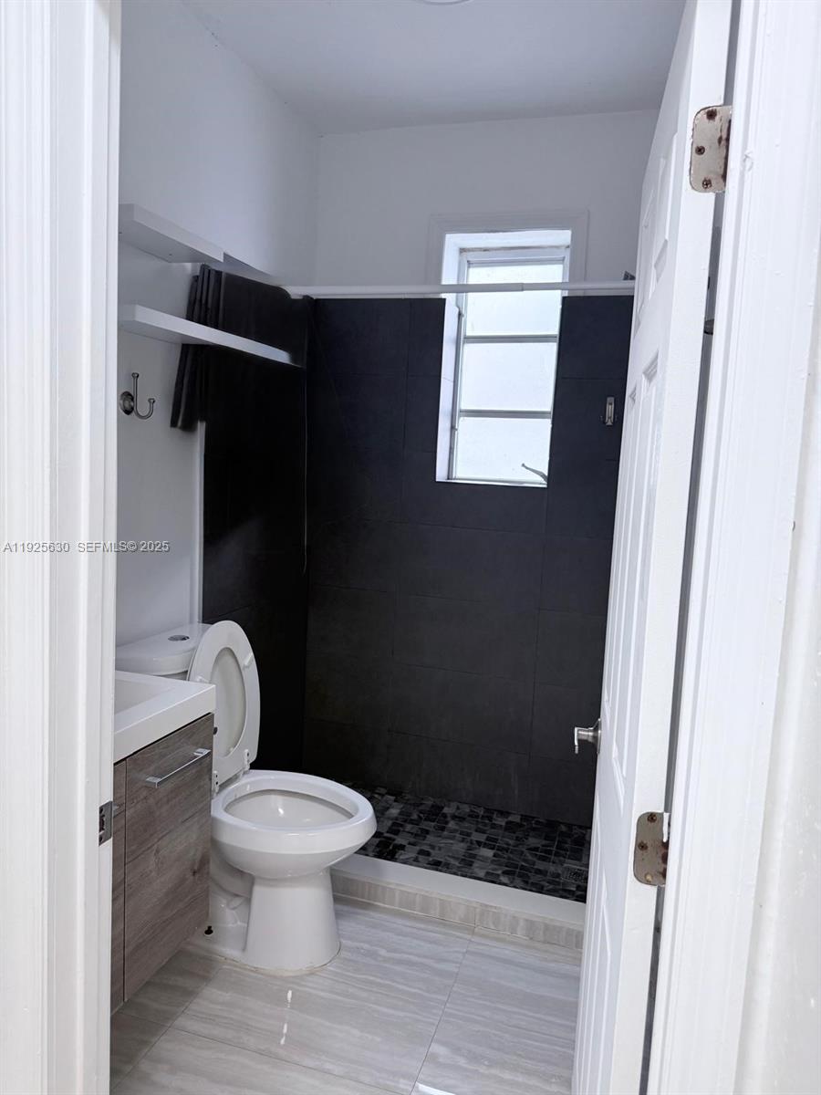 928 Euclid Avenue, Unit 5 Miami Beach, FL 33139 - Photo 4 of 9