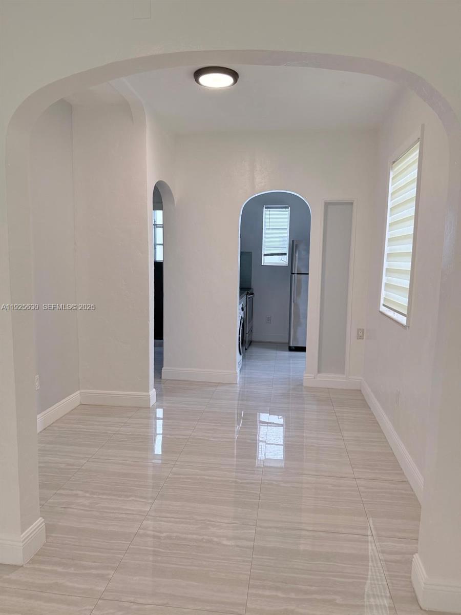 928 Euclid Avenue, Unit 5 Miami Beach, FL 33139 - Photo 5 of 9