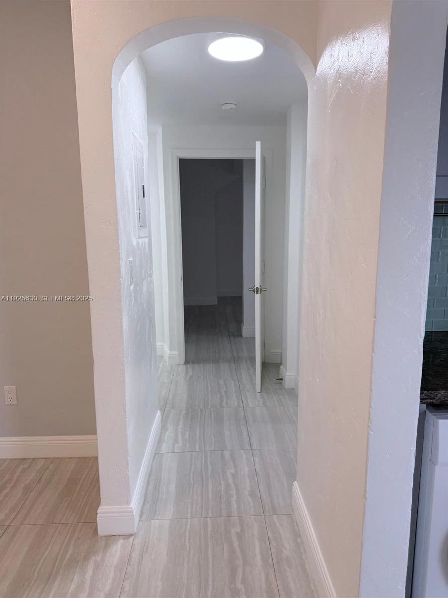 928 Euclid Avenue, Unit 5 Miami Beach, FL 33139 - Photo 6 of 9