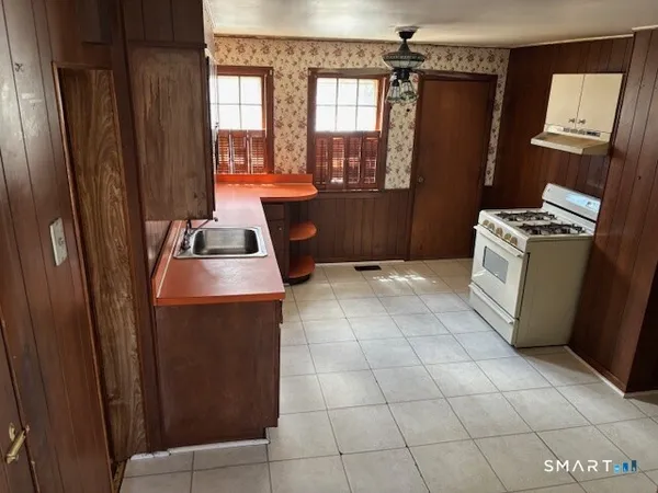 $95,000 | 347 Iranistan Avenue, Bridgeport, CT 06604