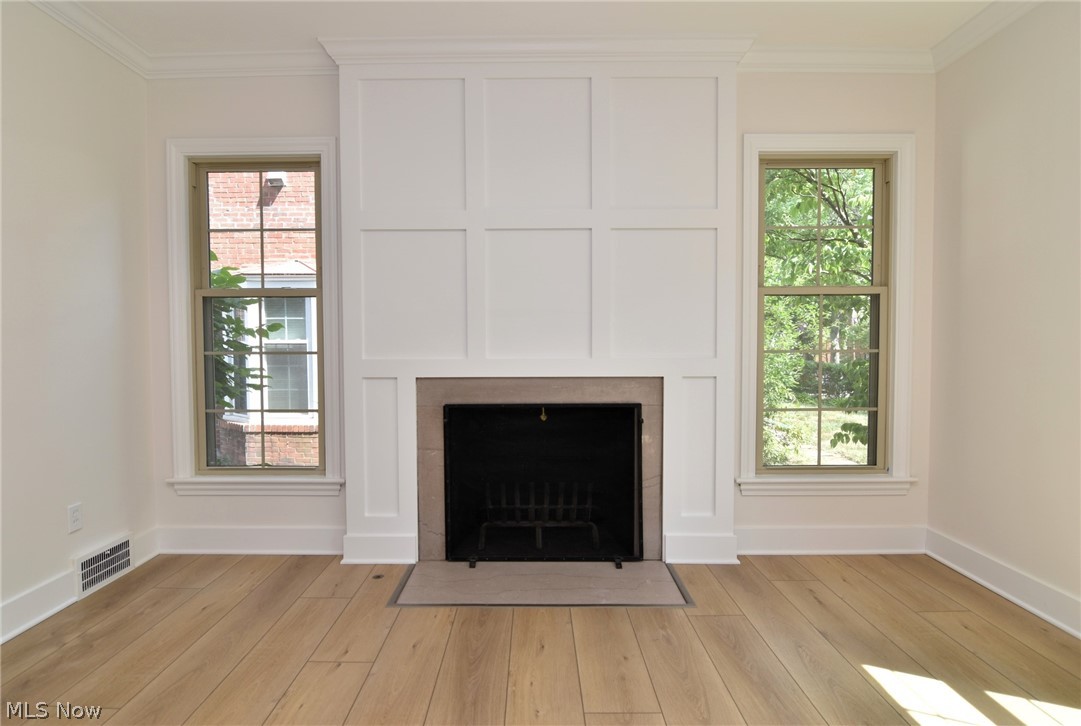 2564 Fenwick Road Cleveland, OH 44118 - Photo 5 of 46 Gallery Image 5