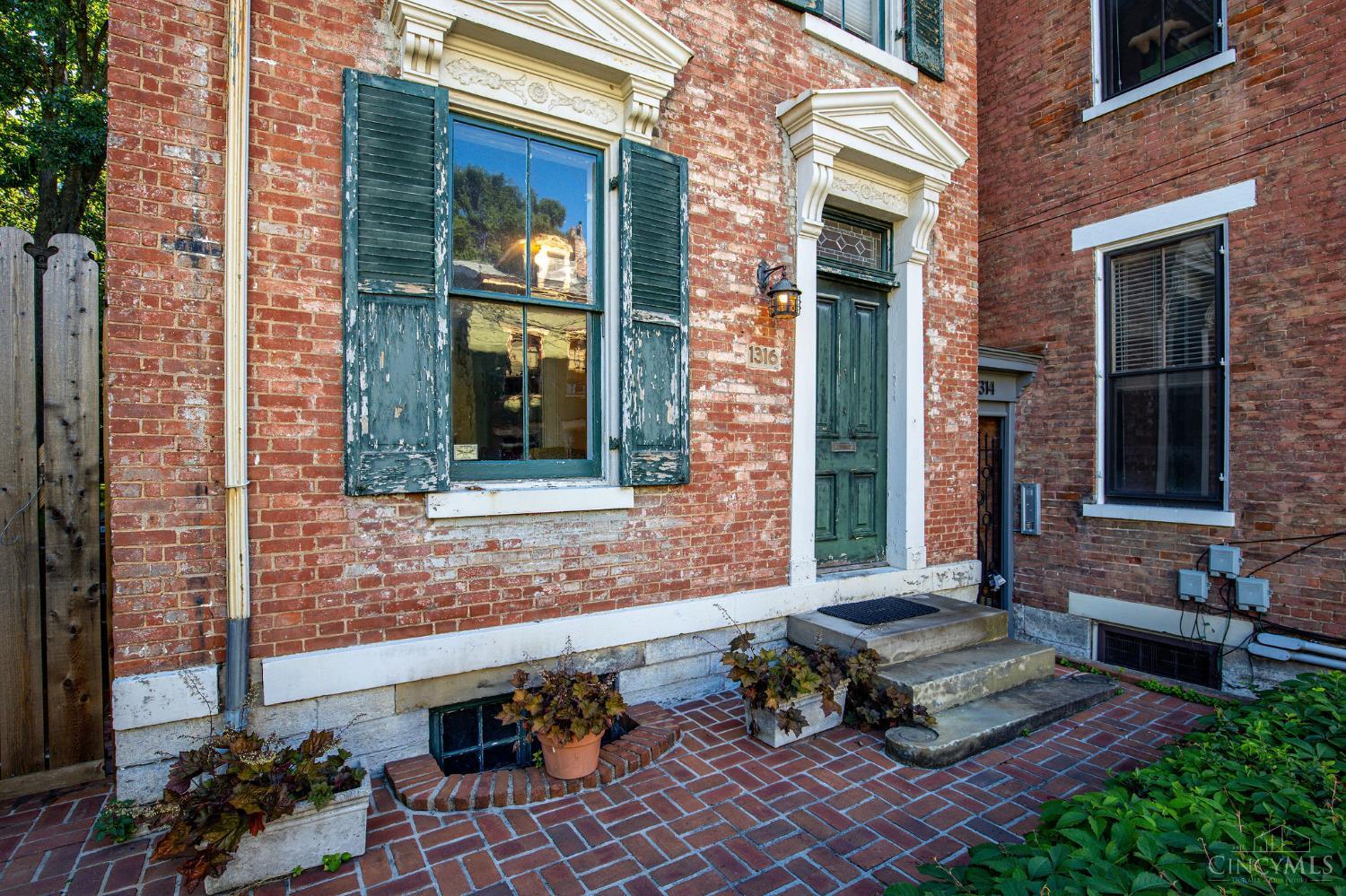 1316 Spring Street Cincinnati, OH 45202 - Photo 5 of 51