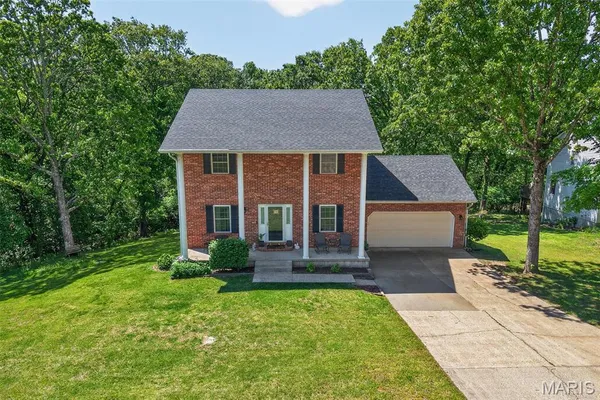 $325,000 | 403 Stone Ridge Drive, Waynesville, MO 65583