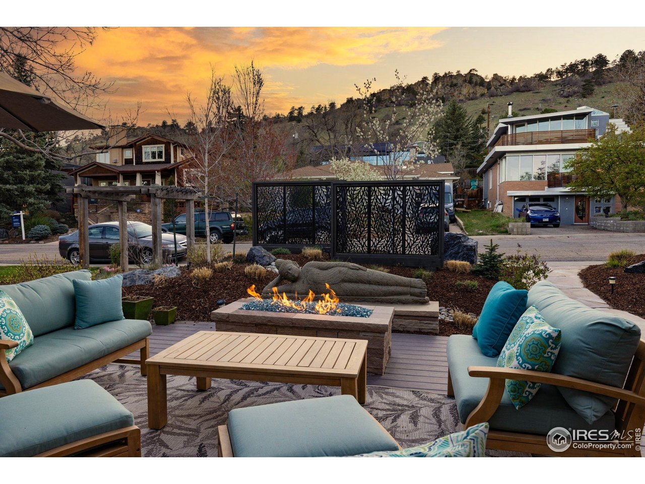 2942 4th Street Boulder, CO 80304 - Photo 34 of 40 a view of a patio with couches table and chairs