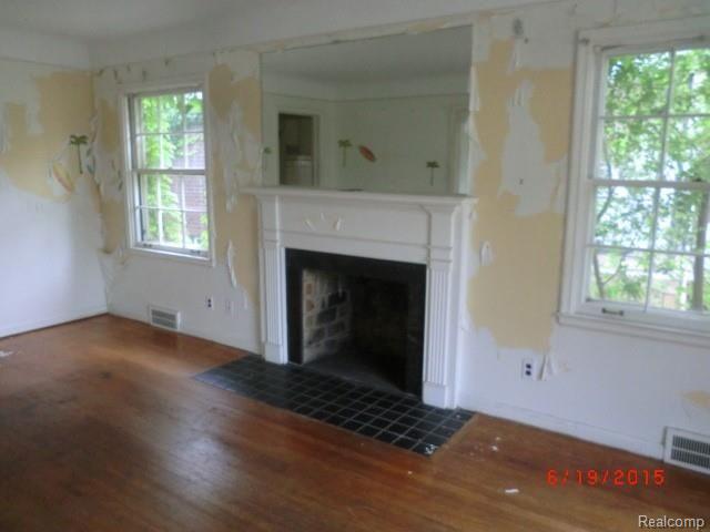 9907 Yorkshire Road Detroit, MI 48224 - Photo 7 of 23 CIMG1292.jpg