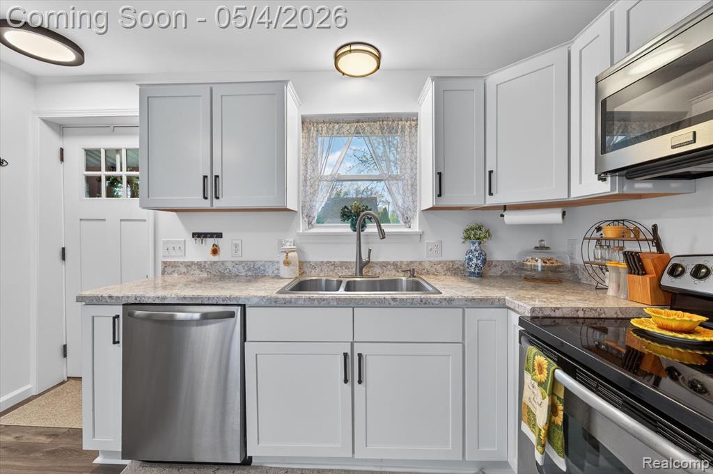 107 South Lester Street Capac, MI 48014 - Photo 13 of 43