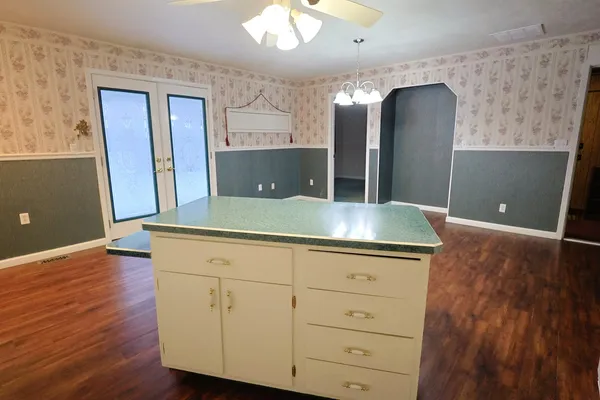 $130,000 | 220 Bruce Court, Centralia, IL 62801