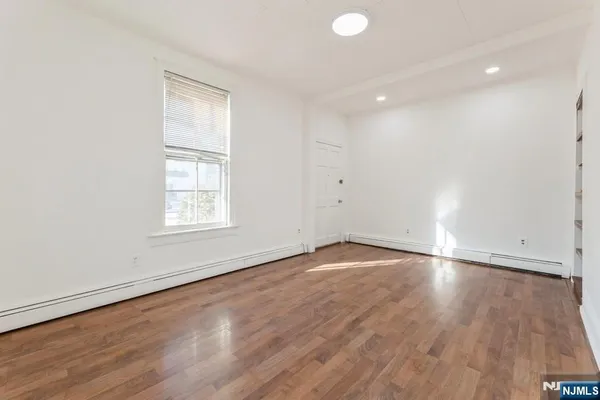 $4,000 | 21 Central Avenue, Tenafly, NJ 07670