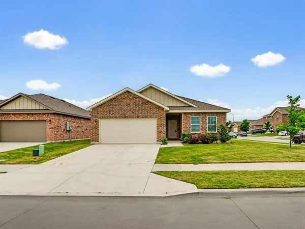 $319,900 | 1533 Ancer Way, Fort Worth, TX 76052