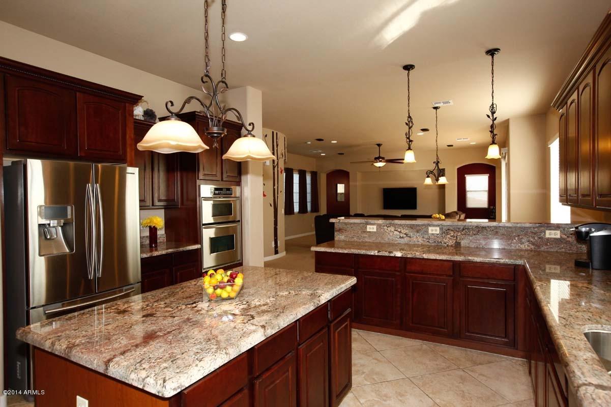 6253 South Rochester Drive Gilbert, AZ 85298 - Photo 5 of 54 Kitchen5