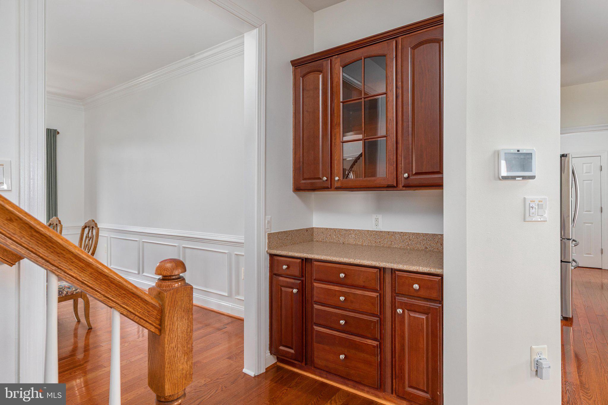 38786 Rambling Farm Drive Hamilton, VA 20158 - Photo 18 of 97 Butlers pantry