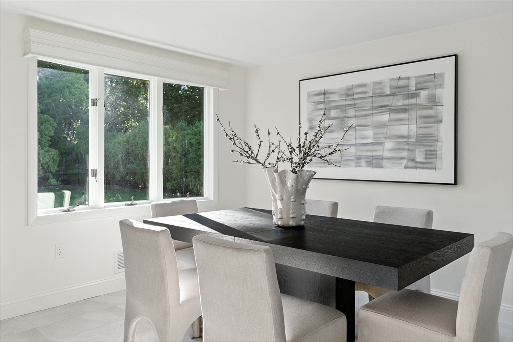 243 Hunting Road Needham, MA 02494 - Photo 13 of 38