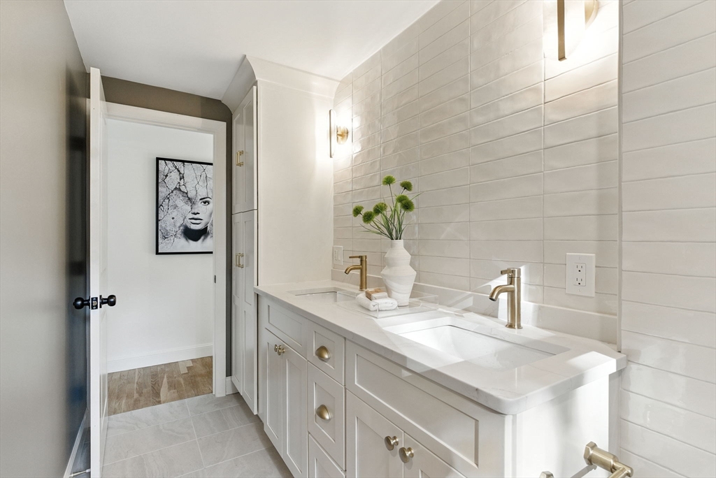 243 Hunting Road Needham, MA 02494 - Photo 17 of 38