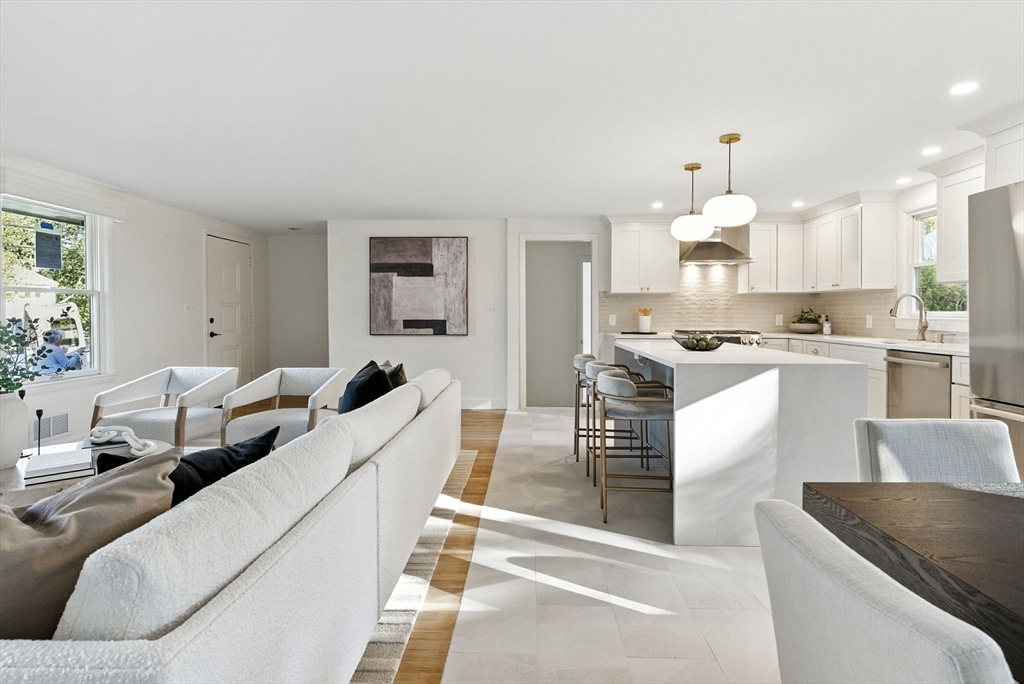 243 Hunting Road Needham, MA 02494 - Photo 4 of 38