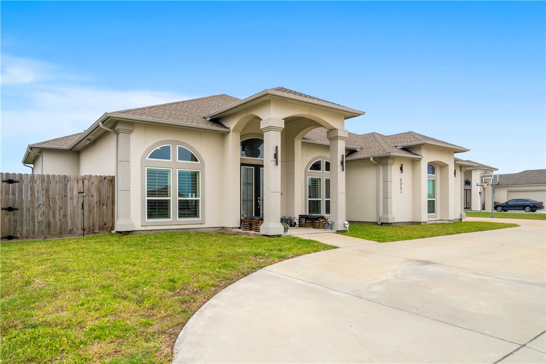 4041 Ranch Lake Drive Corpus Christi, TX 78413 - Photo 4 of 40