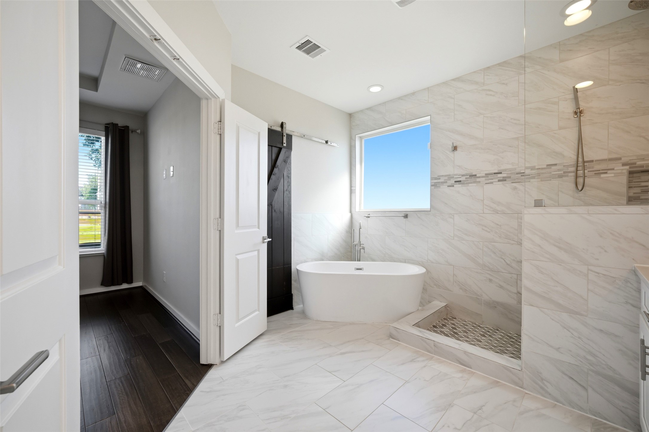 605 Dumble Street Houston, TX 77023 - Photo 26 of 44 a bathroom with a toilet and a shower
