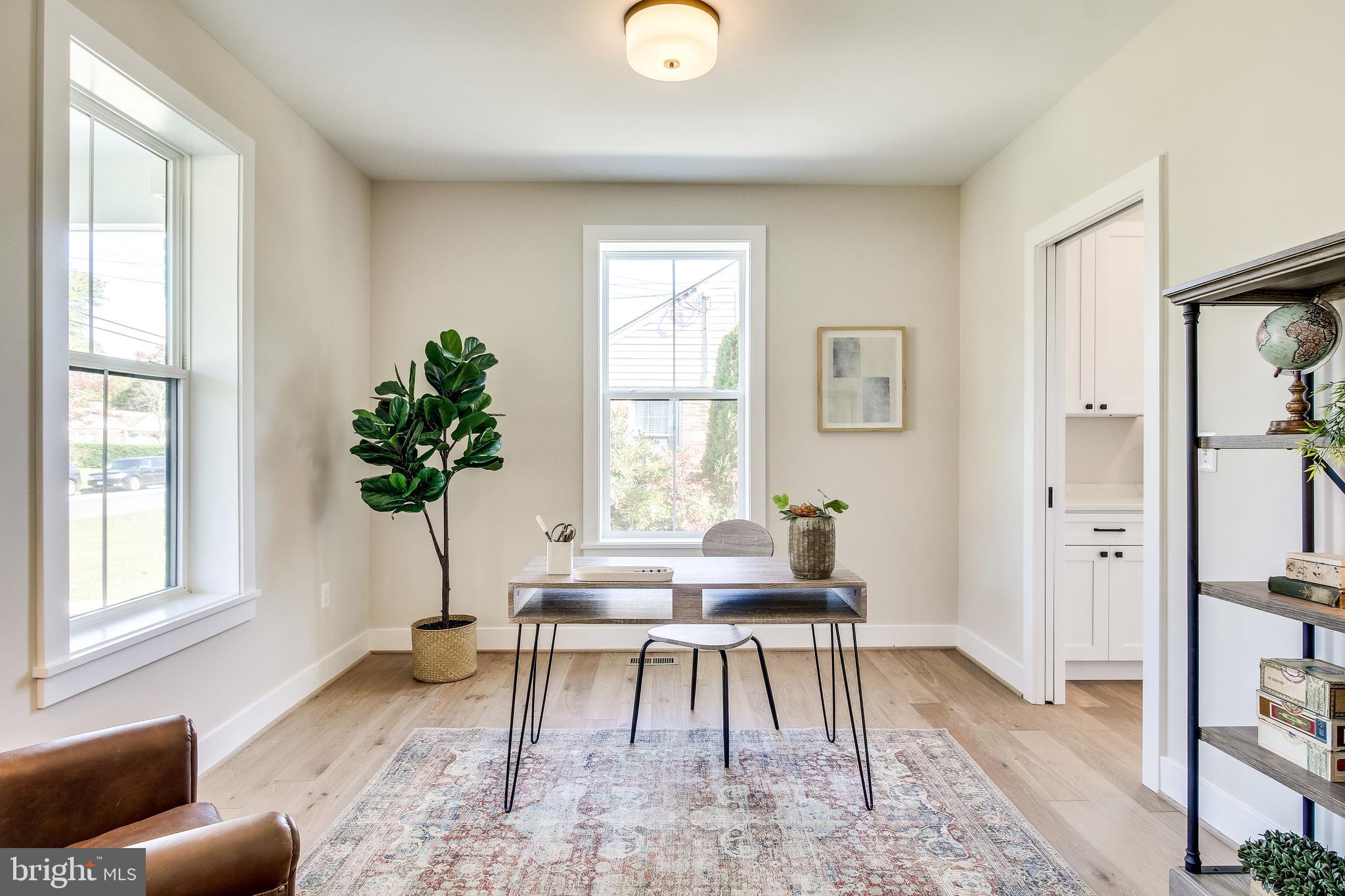 1609 Shenandoah Road Alexandria, VA 22308 - Photo 11 of 102 Large windows & high ceilings throughout