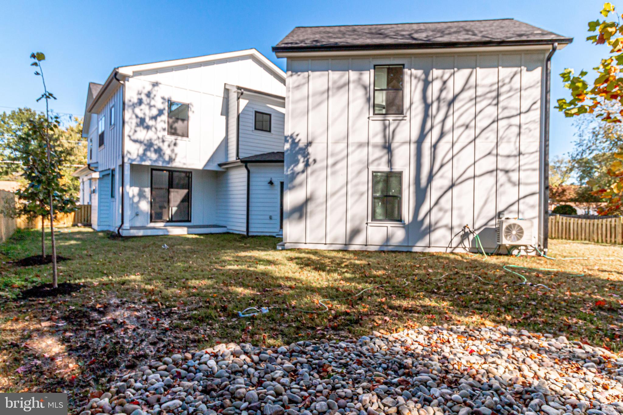 1609 Shenandoah Road Alexandria, VA 22308 - Photo 102 of 102 Rear view of home w/ hardi-plank siding