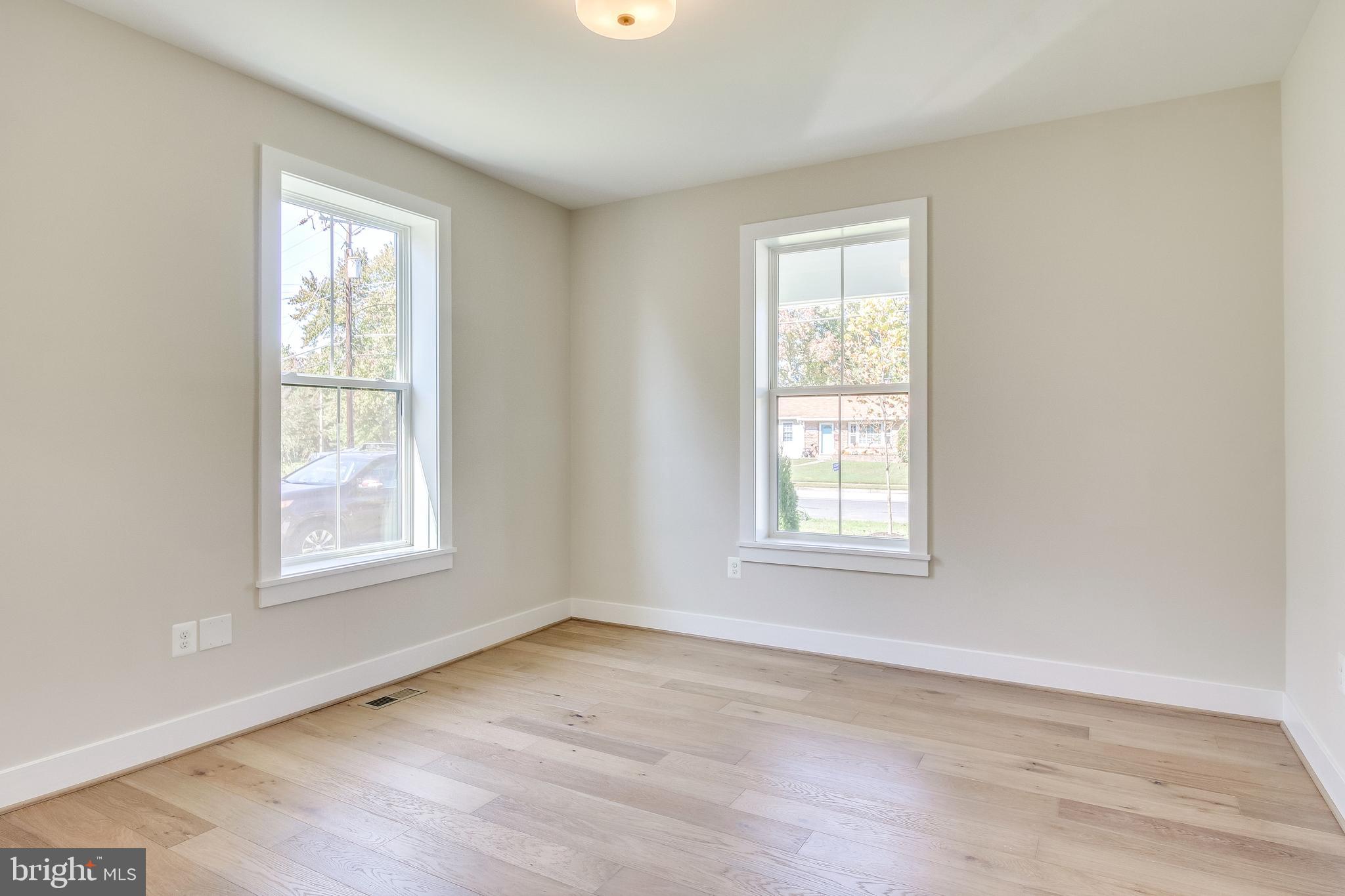1609 Shenandoah Road Alexandria, VA 22308 - Photo 18 of 102 Main level master suite