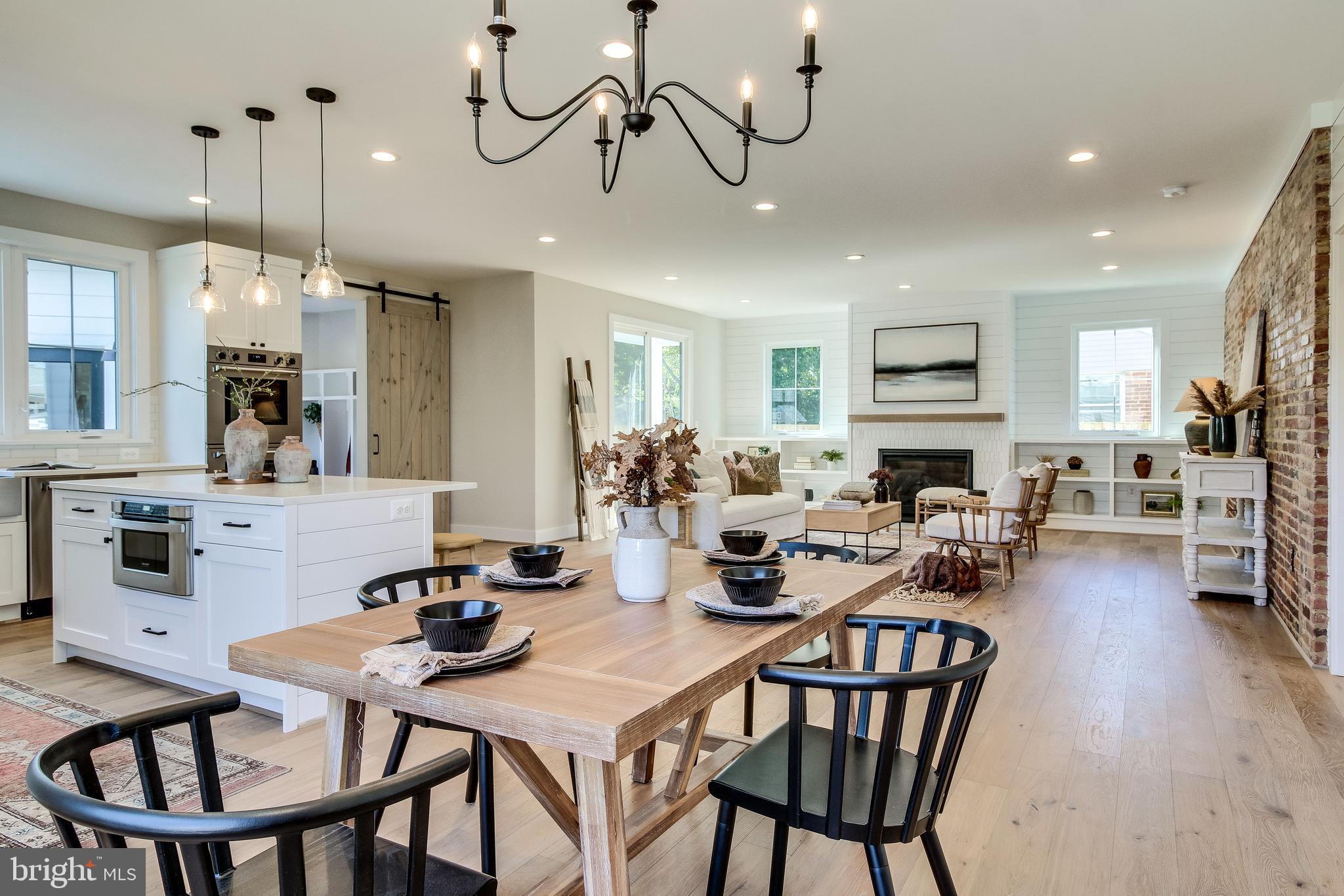 1609 Shenandoah Road Alexandria, VA 22308 - Photo 28 of 102 Gorgeous lighting