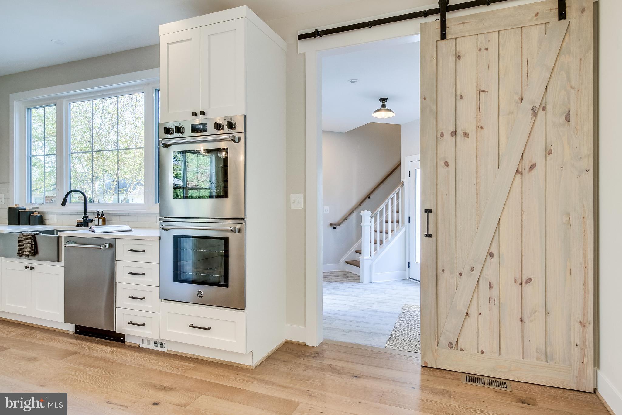 1609 Shenandoah Road Alexandria, VA 22308 - Photo 33 of 102 Barn door to mudroom