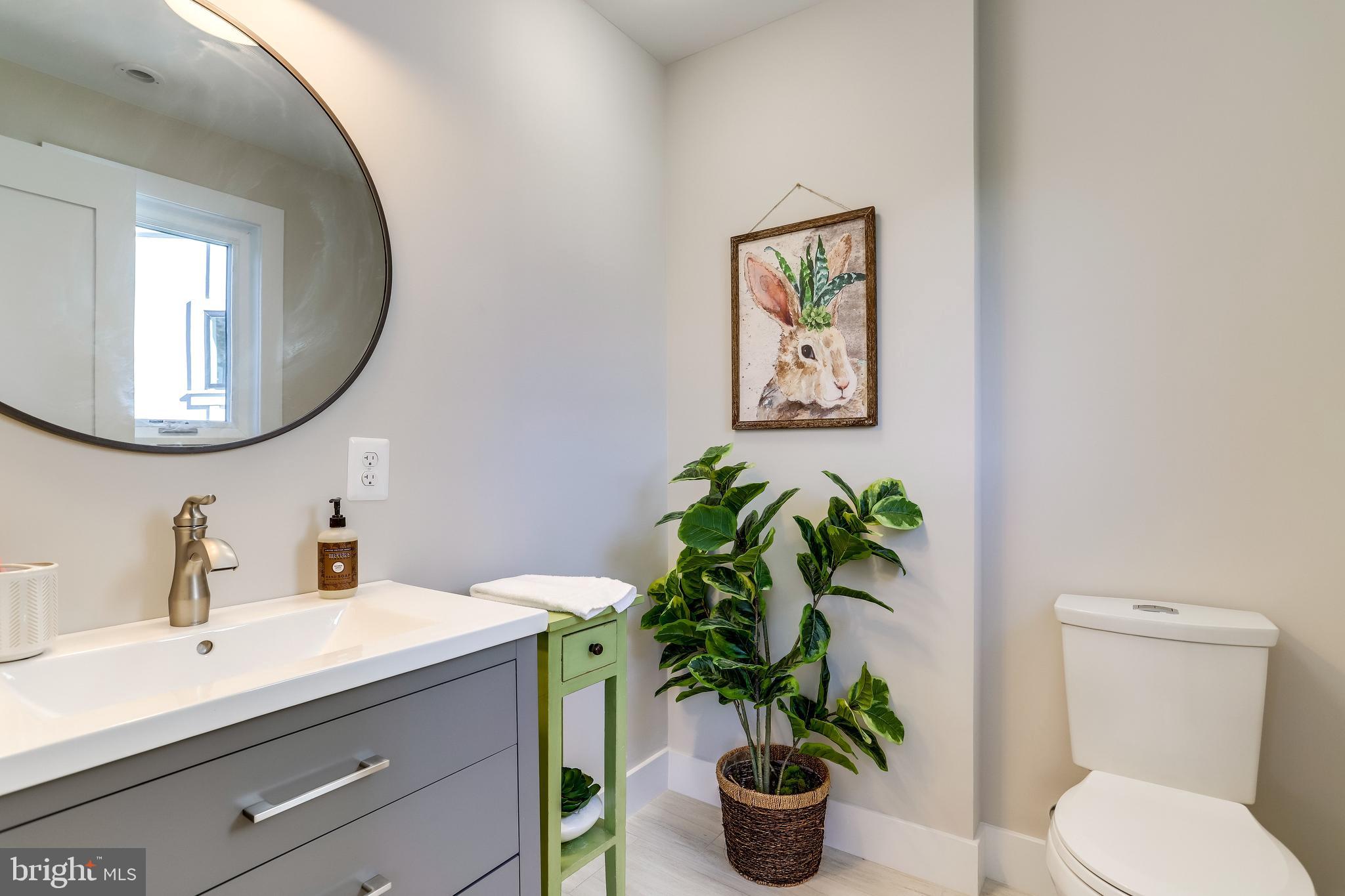 1609 Shenandoah Road Alexandria, VA 22308 - Photo 44 of 102 Half bath in bonus room