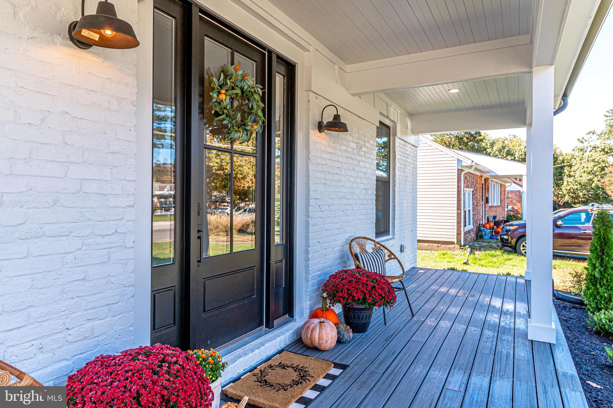 1609 Shenandoah Road Alexandria, VA 22308 - Photo 6 of 102 Front porch