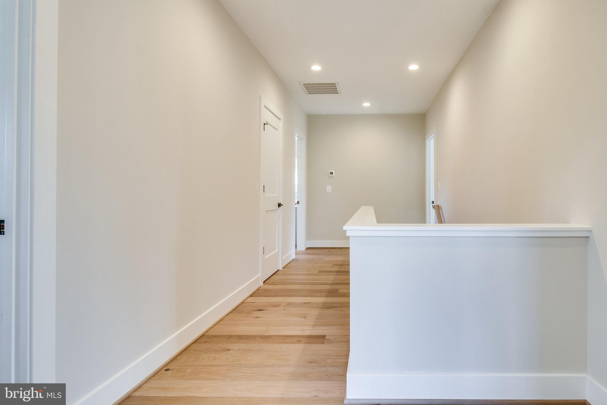1609 Shenandoah Road Alexandria, VA 22308 - Photo 51 of 102 Upper level landing