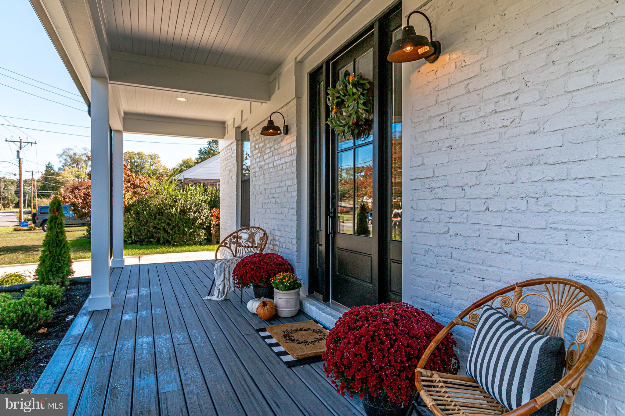1609 Shenandoah Road Alexandria, VA 22308 - Photo 7 of 102 Front porch