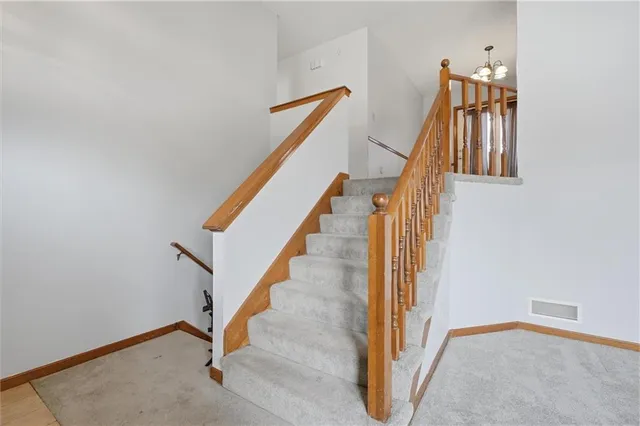 $289,900 | 100 Lakeland Drive, Smithville, MO 64089