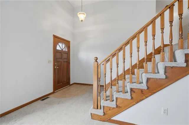 $289,900 | 100 Lakeland Drive, Smithville, MO 64089