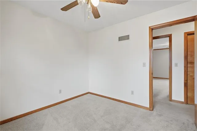 $289,900 | 100 Lakeland Drive, Smithville, MO 64089