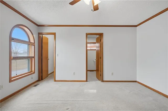 $289,900 | 100 Lakeland Drive, Smithville, MO 64089