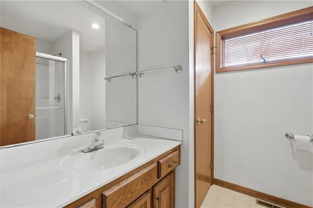 $289,900 | 100 Lakeland Drive, Smithville, MO 64089