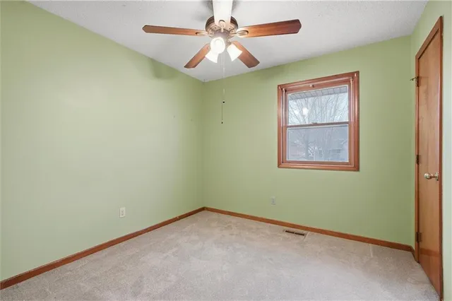 $289,900 | 100 Lakeland Drive, Smithville, MO 64089