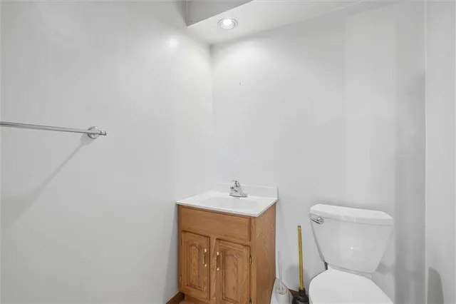 $289,900 | 100 Lakeland Drive, Smithville, MO 64089