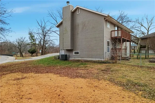 $289,900 | 100 Lakeland Drive, Smithville, MO 64089
