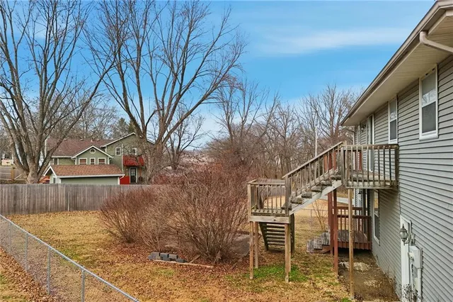 $289,900 | 100 Lakeland Drive, Smithville, MO 64089