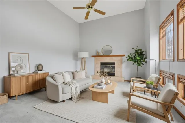 $289,900 | 100 Lakeland Drive, Smithville, MO 64089