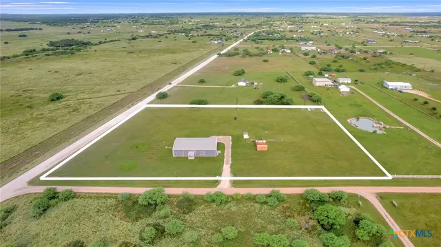 a view of a tennis court