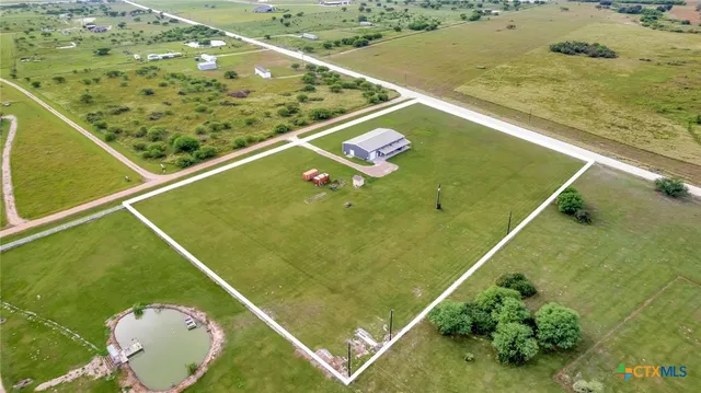 a view of a tennis court