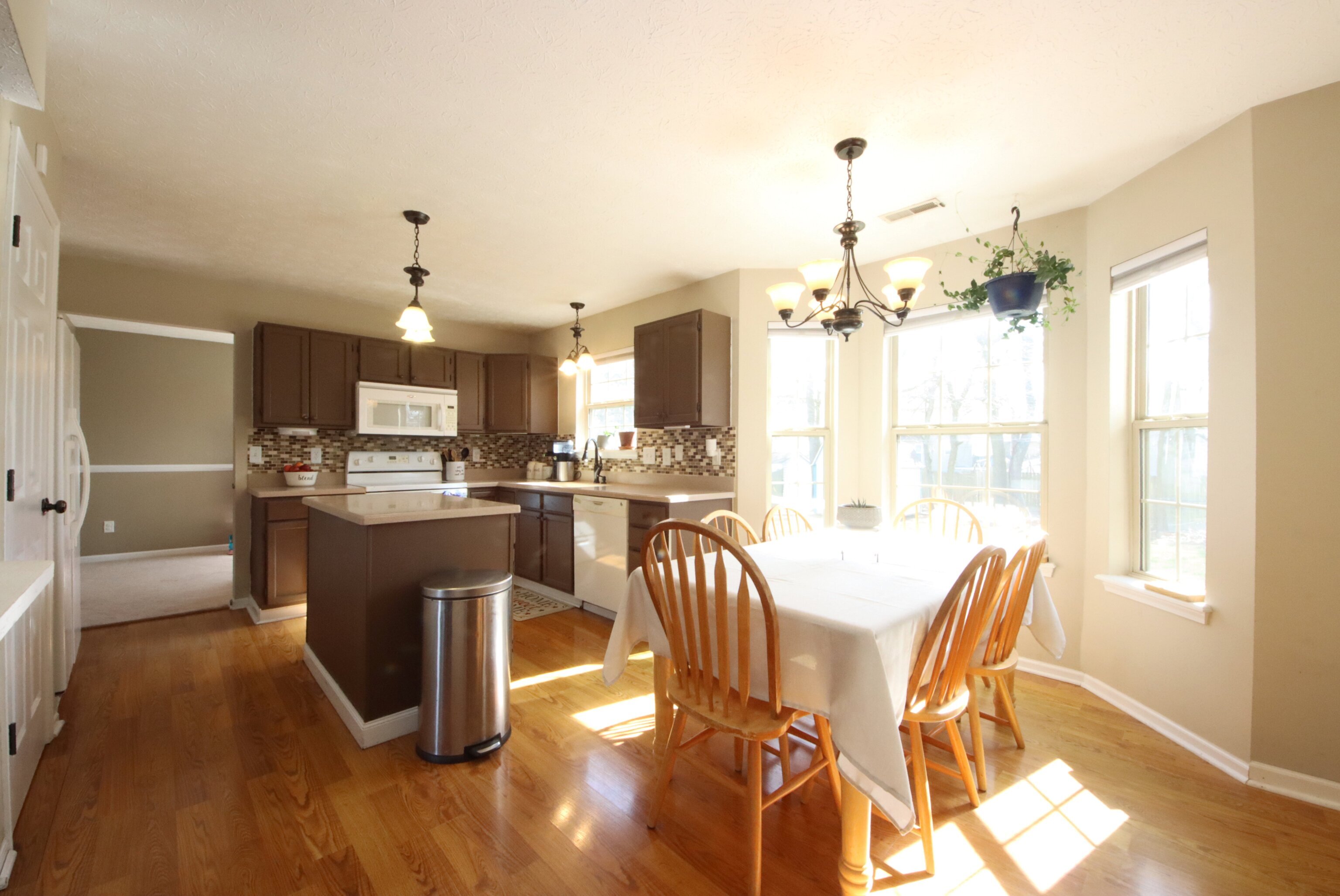 6401 Furnas Road Indianapolis, IN 46221 - Photo 2 of 17
