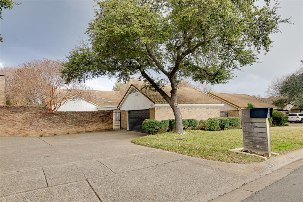 54 Legend Road Benbrook, TX 76132 - Photo 2 of 19